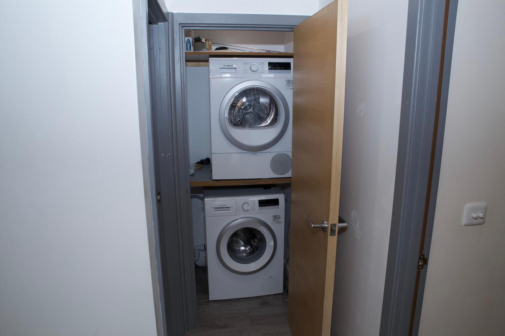 Spacious Modern 2 Bed Flat In City Centre เรดดิ้ง ภายนอก รูปภาพ